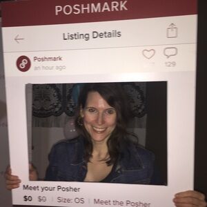 Meet your Posher 🤍👠👗